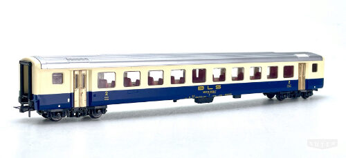 Roco 44321 *BLS Personenwagen  2.Klasse  EW II