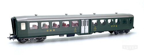 Liliput 87853 *SBB Leichtstahl Personenwagen mit Mitteleinstieg 2.Klasse