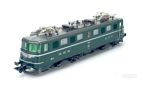 Märklin 3338 *SBB E-Lok Ae 6/6, grün, "BERN", Gussgehäuse