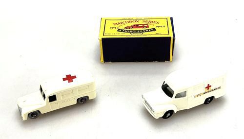 MATCHBOX 14 *Ambulance 1 x Loma + 1 x Daimler  No 14