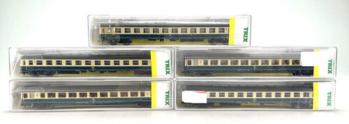 Lot 7132 *Spur N Konvolut Minitrix  DB Personenwagen 5tlg