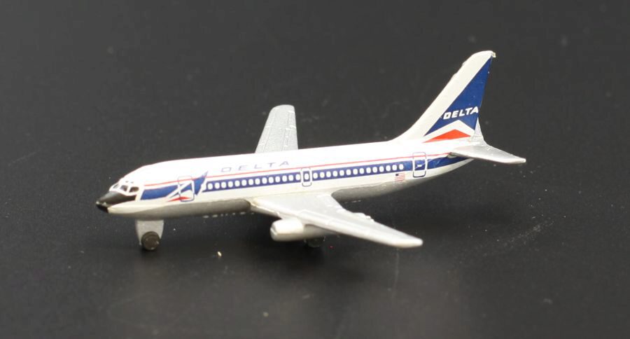 Schabak 905/21 Boeing 737 Delta Airlines Box