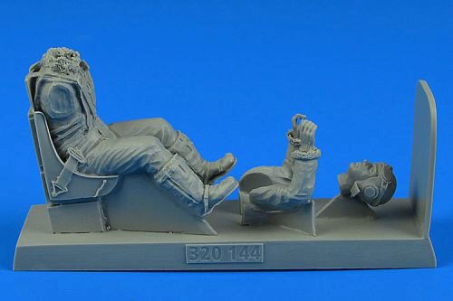 Aerobonus 320.144 USAAF WWII Pilot with seat for P-51B/C Mustang for TRUM/REV