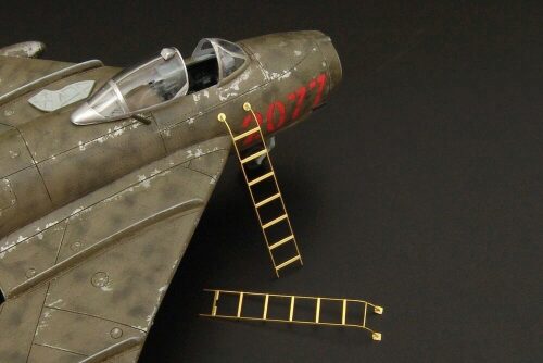 Brengun BRL72077 Step ladders Mig 15-Mig 17 (two type)