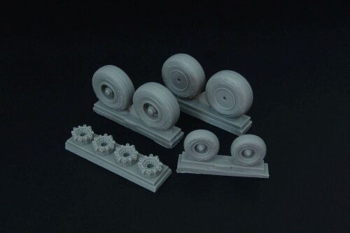 Brengun BRL72147 C-130 wheel set (with disc brakes) (Italeri)