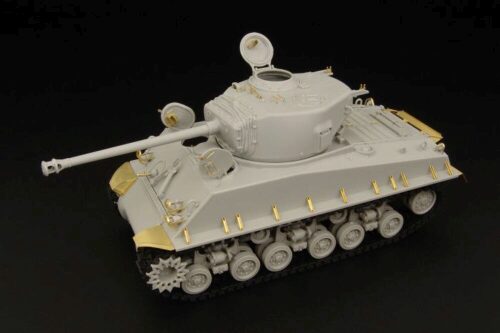 Hauler HLX48163 M4A3E8 SHERMAN (Hobbyboss)