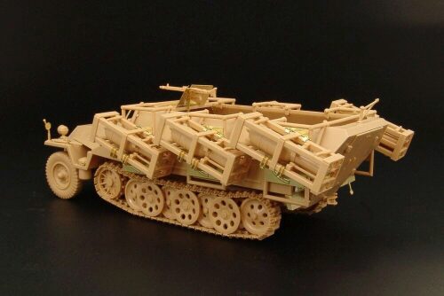 Hauler HLX48300 Sd Kfz 251 STUKA Zu Fuss (TAMIYA)