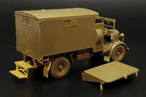 Hauler HLX48410 British 2-Ton 4x2 Ambulance (Austin K2) for Tamiya