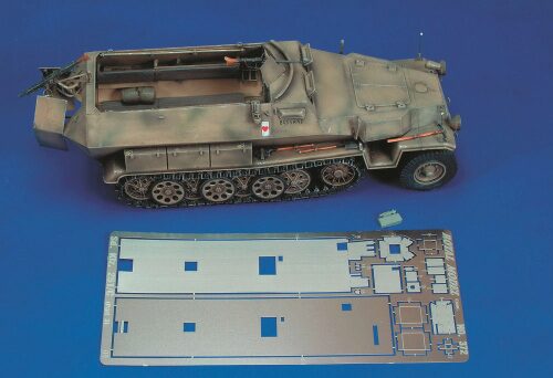 Royal Model RM372 Sd.Kfz. 251C part 3 (for Dragon kit)