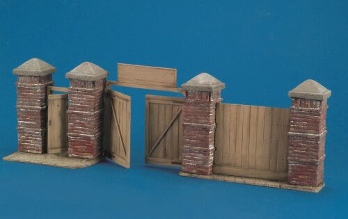 Royal Model RM568 East European Wall Section