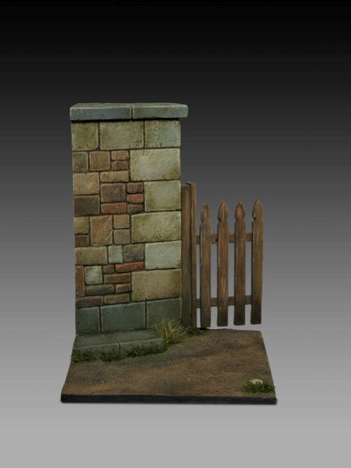 Royal Model RM867 Base with wall and gate (cm 5x5)