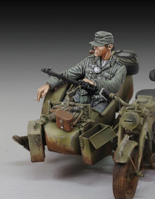 Royal Model RM676 German infantry Cigarette Break