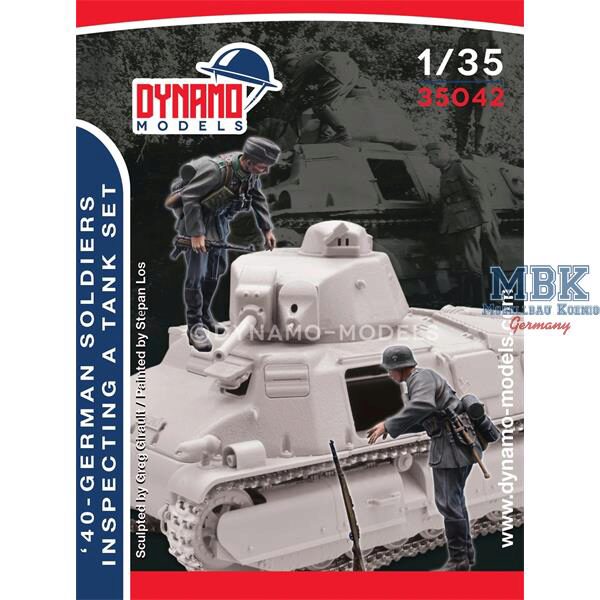 Dynamo Models DYM35042 1940 German Infantry inspecting a Tank Set