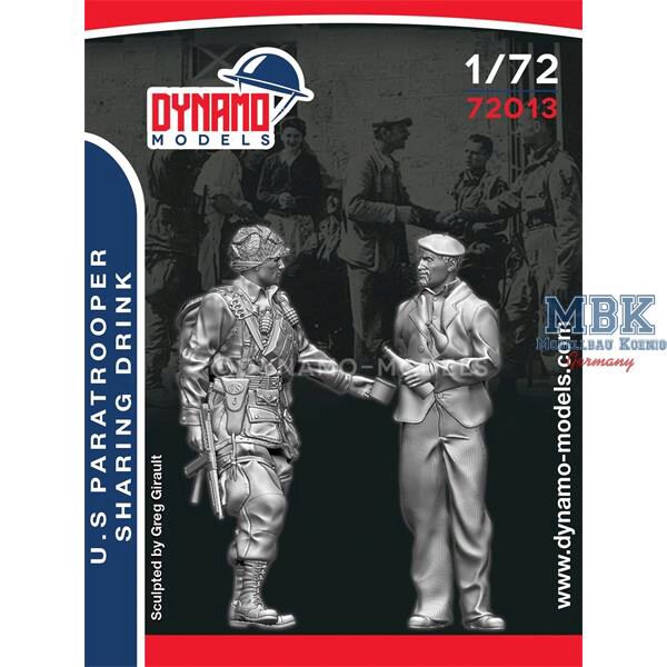 Dynamo Models DYM72013 U.S. Paratrooper Sharing A Drink 1:72