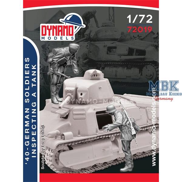 Dynamo Models DYM72019 German Early War Soldiers Inspecting A Tank 1:72