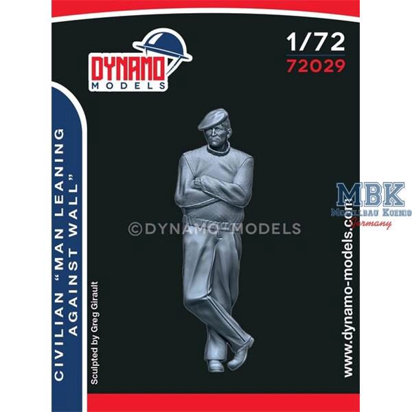 Dynamo Models DYM72029 Civilian – Man Leaning Against Wall 1:72