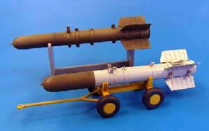Plus model AL4031 US Missile Tiny short