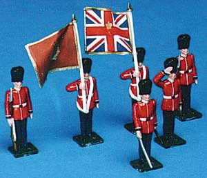 Prince August 801 Zinngiessform Englische Garde-Infanterie: Fahnenparade, Marsch und im Halt. 3 Gießformen die zusammen mit Packung 800 (Grundform) zu verwenden sind. Fahnenträger, salutierende Soldaten und Offiziere in ihren farbenprächtigen Uniformen.. England 