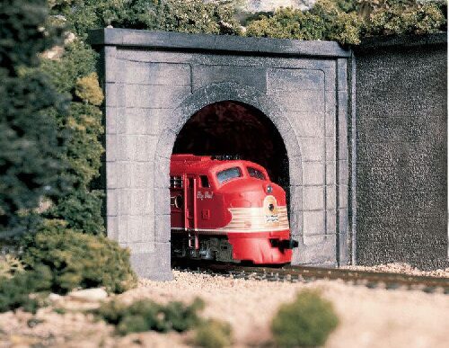 Woodland C1252 H0-Spur Tunnelportal   eingl. Beton