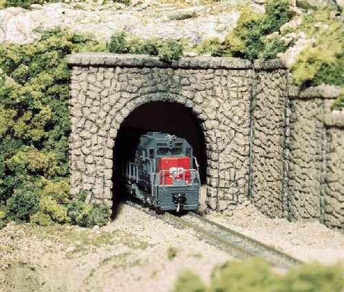 Woodland C1255 H0-Spur Tunnelportal   eingl. Bruchstein